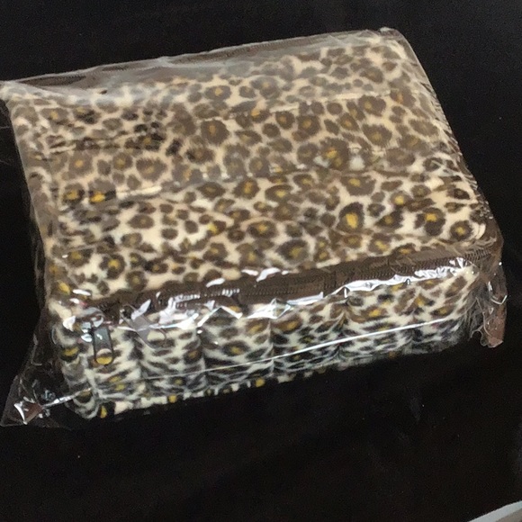 ESSENTIAL OIL TRAVEL CASE/HOLDER LEOPARD P… - Picture 8 of 8